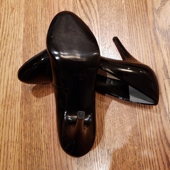 Shoes - Picture 4 of 6